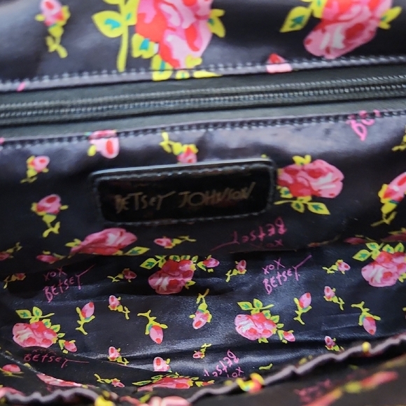 Betsey Johnson Black and Pink Quilted Shoulder Bag - Picture 4 of 5